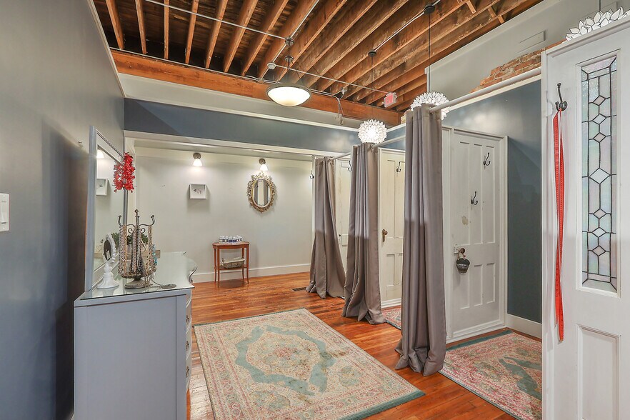 More Photos Of 8914 N Seneca St, Weedsport Freestanding For Sale