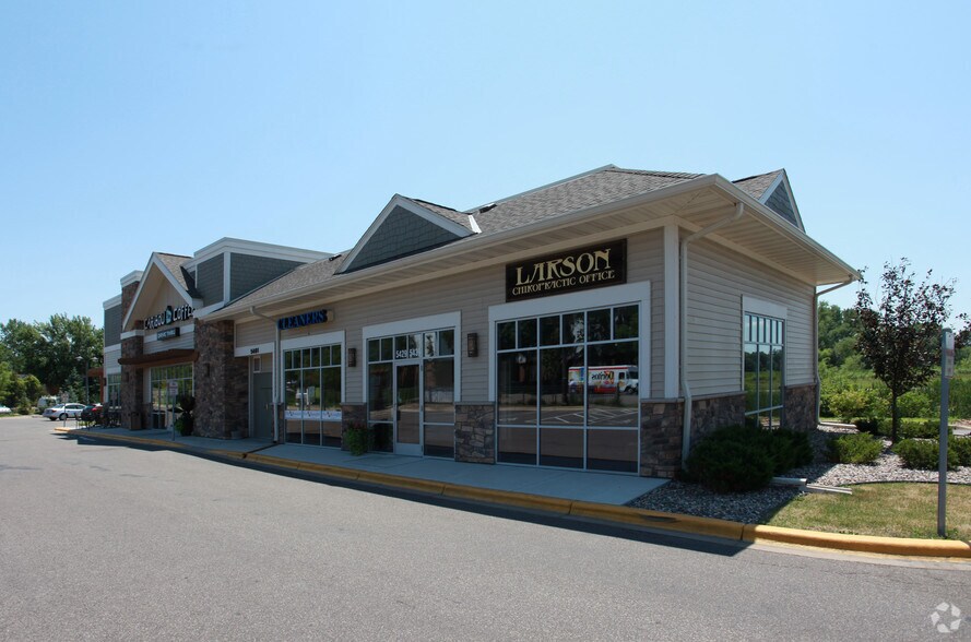 More Photos Of 5401-5439 Shoreline Dr, Mound Unknown For Lease