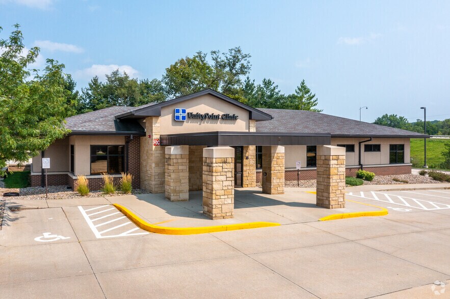 Primary Photo Of 1205 Copper Creek Dr, Des Moines Medical For Lease
