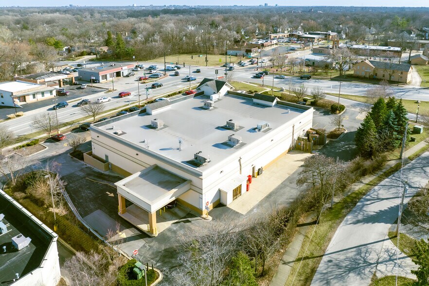 More Photos Of 840 N Main St, Glen Ellyn Drugstore For Sale