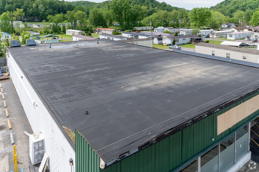 More Photos Of 412 Wurtland Ave, Greenup Freestanding For Lease