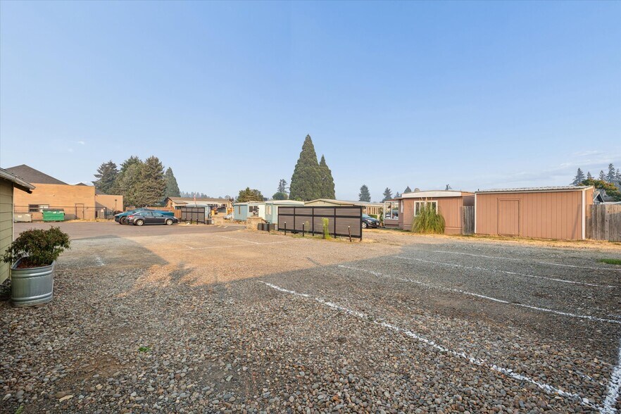 More Photos Of 615 SE 1st Ave, Canby Office For Sale