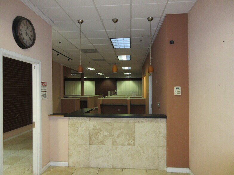 More Photos Of 1050 E Perrin Dr, Fresno Office For Lease