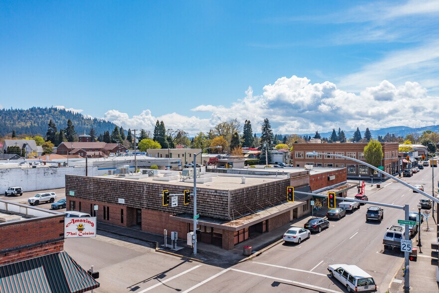More Photos Of 707 S Main St, Lebanon Office For Sale