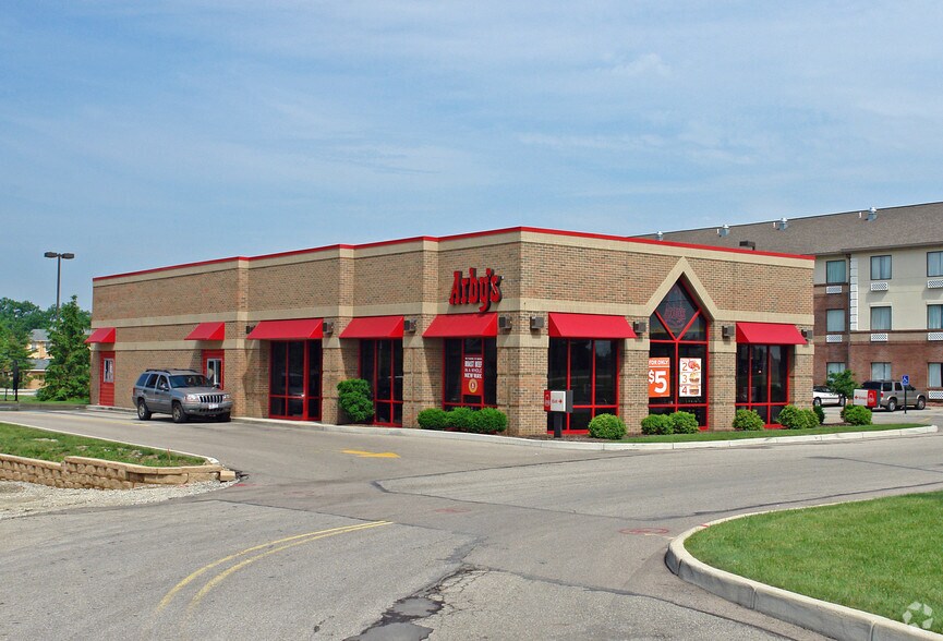 Primary Photo Of 8301 Yankee St, Dayton Fast Food For Lease