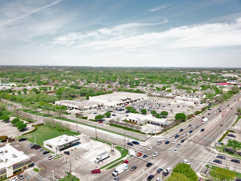 More Photos Of 1827 SW Green Oaks Blvd, Arlington Freestanding For Lease