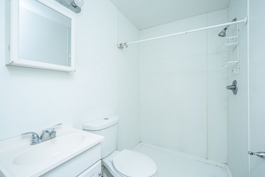 More Photos Of 1058 Edgewater Rd, Pineville Hotel For Sale