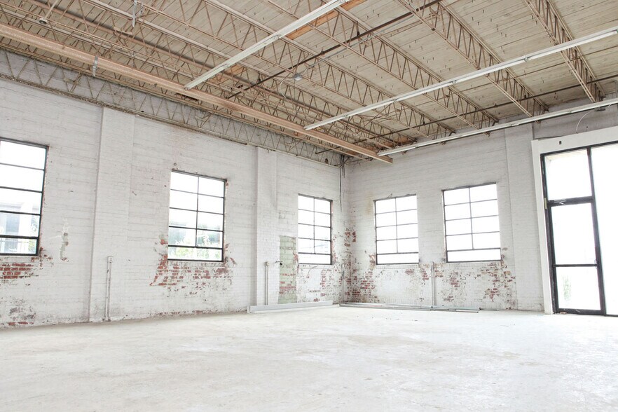 More Photos Of 222 S Kenosha Ave, Tulsa Storefront Retail Office For Lease