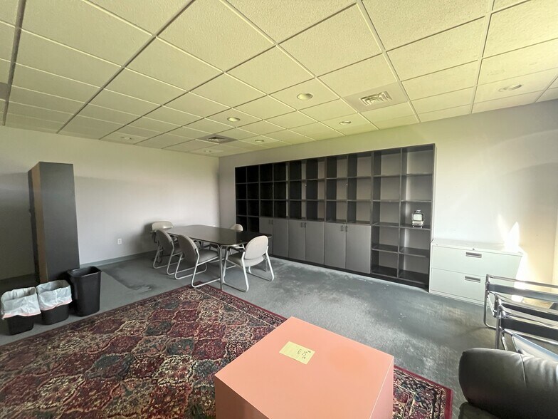 More Photos Of 2345 Bernville Rd, Reading Office For Lease