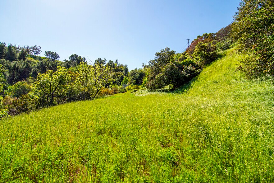 More Photos Of 4551 Lindley Ave, Tarzana Land For Sale