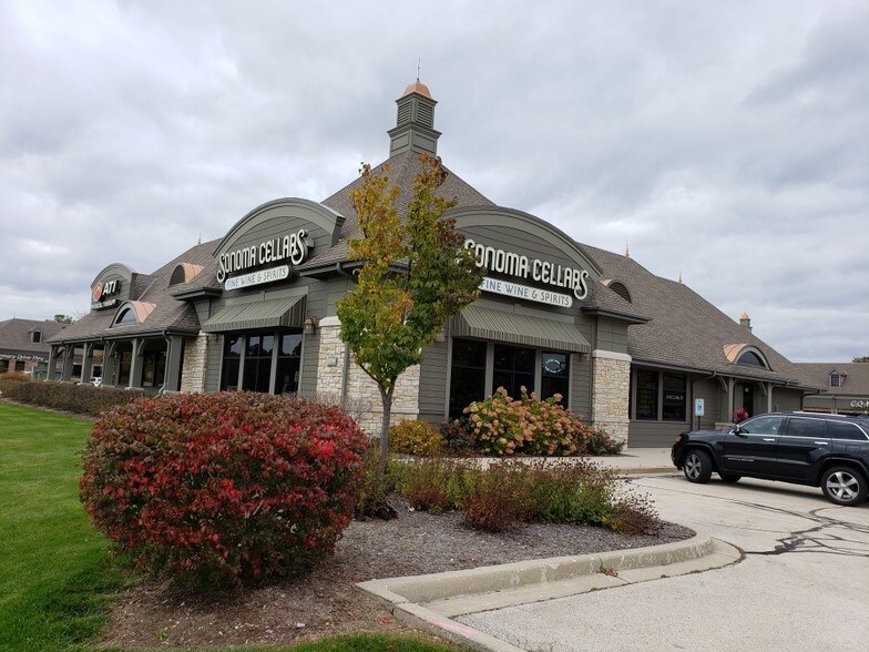 More Photos Of 1290 N Summit Ave, Oconomowoc General Retail For Lease