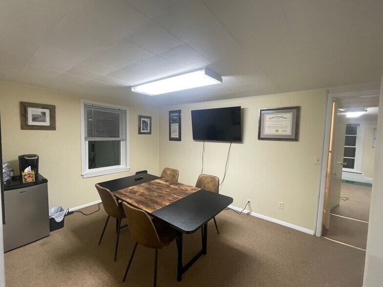 More Photos Of 215 E Main St, Ligonier Township Coworking Space