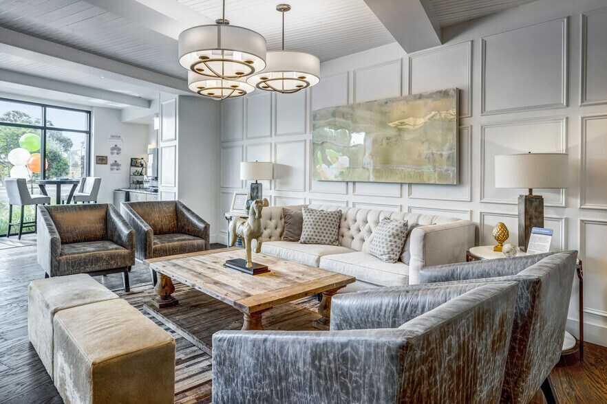 More Photos Of 403 E Koenig Ln, Austin Apartments For Lease