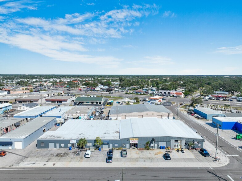 More Photos Of 249-261 Warfield Ave, Venice Service For Lease