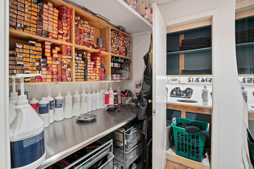 More Photos Of 1001 W 34th St, Austin Freestanding For Lease