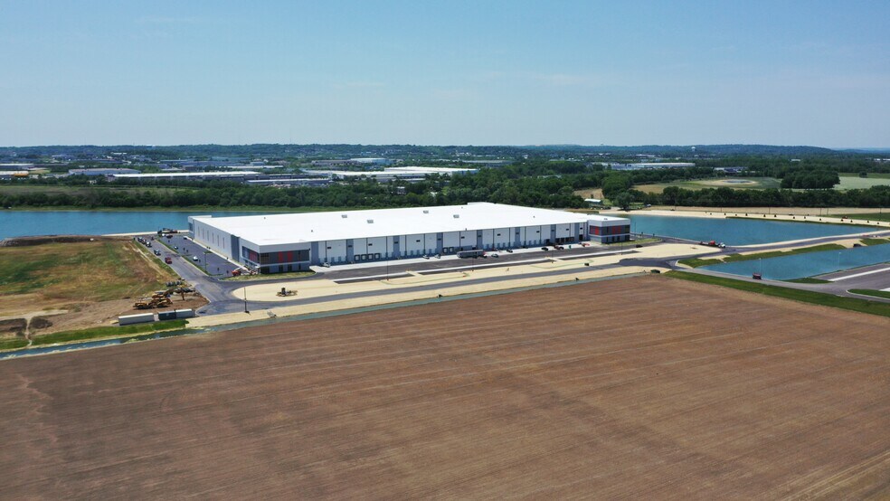 More Photos Of 8202 Seward Rd, Hamilton Unknown For Lease