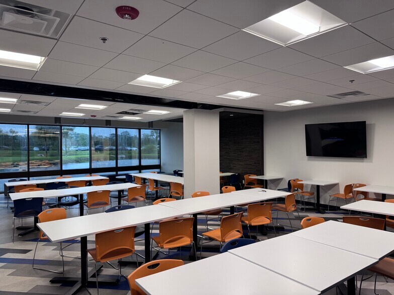 More Photos Of 396 Rinehart Rd, Lake Mary Office For Lease