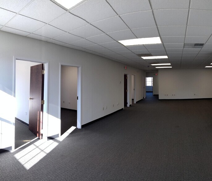 More Photos Of 817 E Morehead St, Charlotte Office For Lease