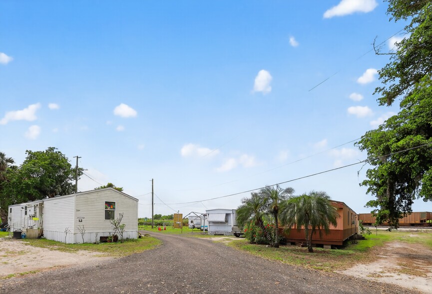 More Photos Of 1 Richard Keen Rd, Pahokee Manufactured Housing Mobile Home Park For Sale