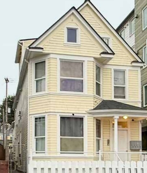 Primary Photo Of 1212 S I St, Tacoma Apartments For Sale