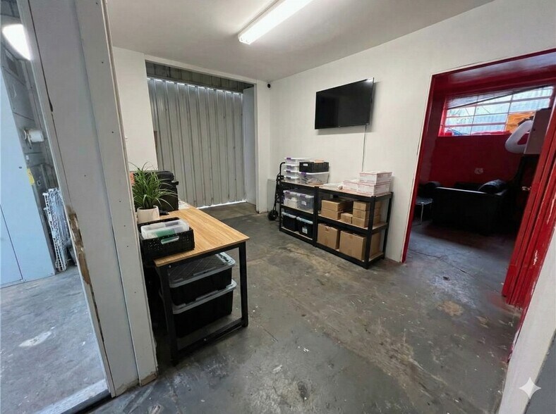 More Photos Of 3242 Fowler St, Los Angeles Warehouse For Sale