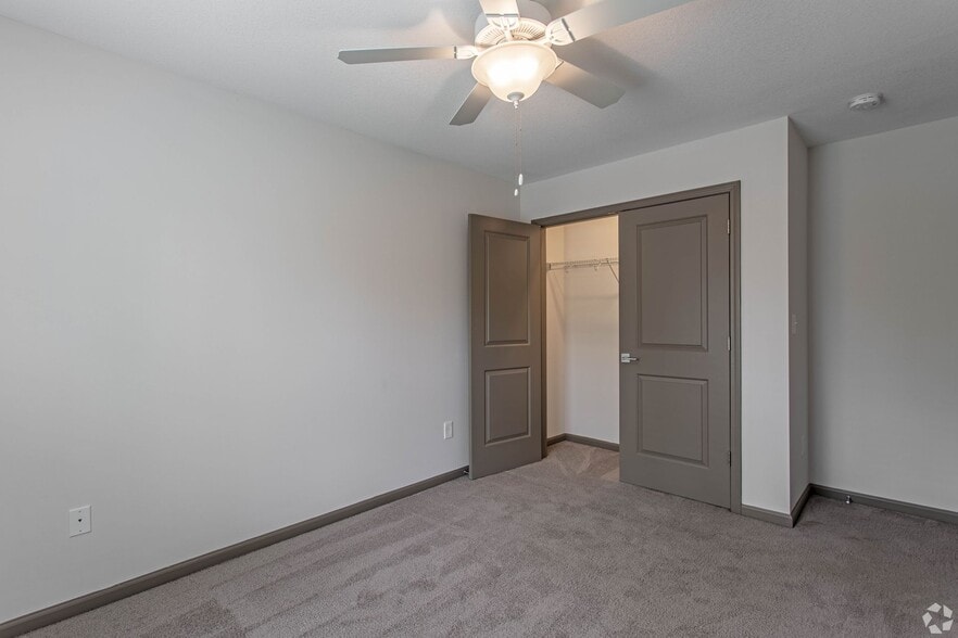 More Photos Of 6159 Winthrop Ave, Indianapolis Apartments For Sale