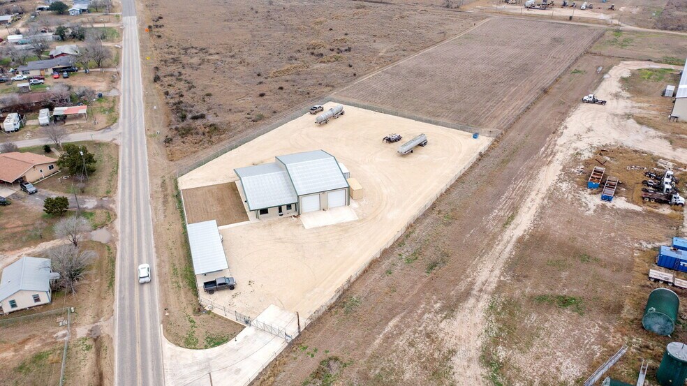 More Photos Of 200 N Yule Ave, Charlotte Office For Sale