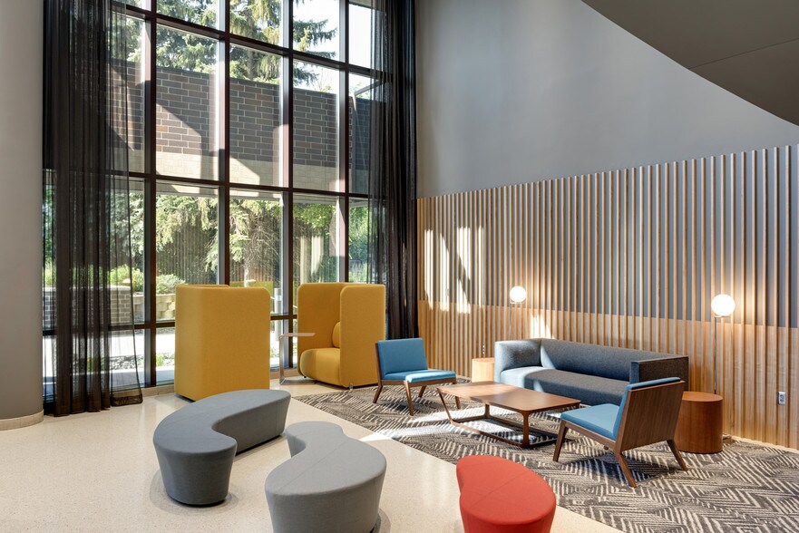 More Photos Of 1305 Corporate Center Dr, Eagan Office For Lease