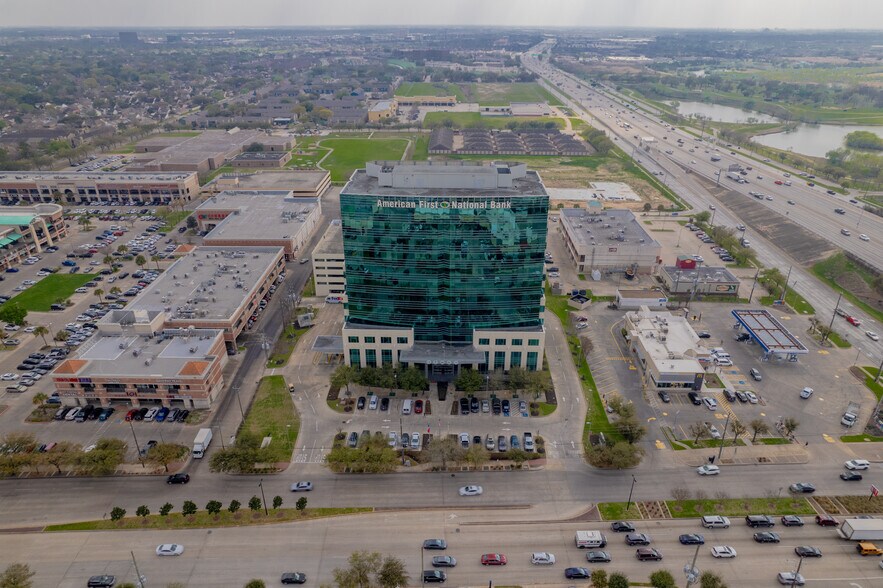 More Photos Of 9999 Bellaire Blvd, Houston Medical For Lease