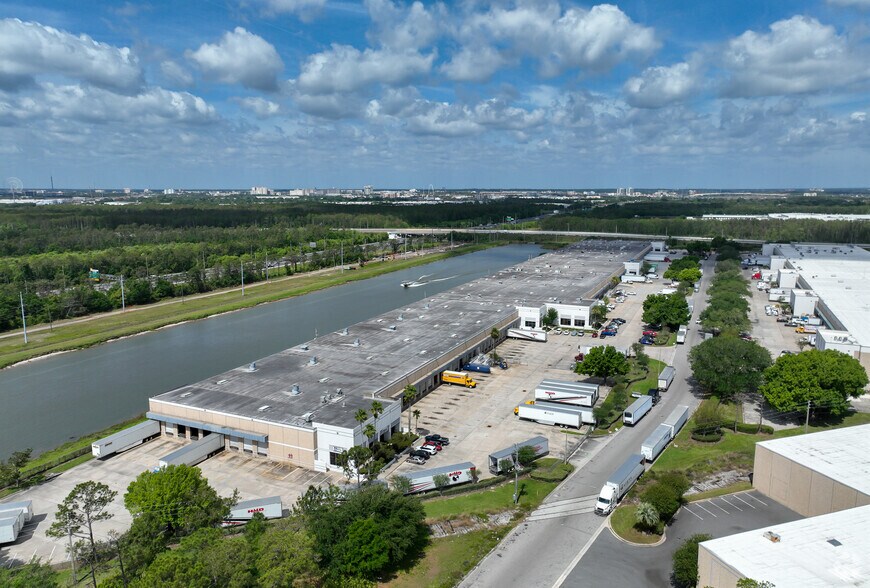 More Photos Of 7510-7540 S Presidents Dr, Orlando Warehouse For Lease