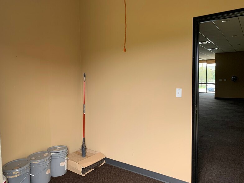 More Photos Of 9231 W Parmer Ln, Austin Storefront Retail Office For Lease