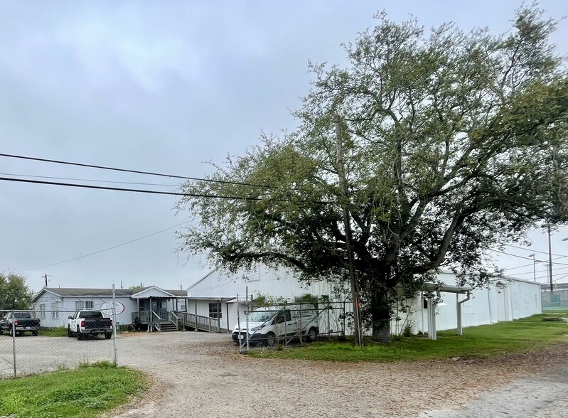 Primary Photo Of 601 Lily St, Corpus Christi Industrial For Lease