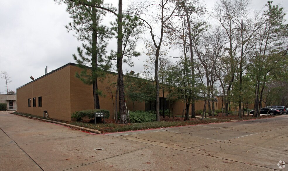 More Photos Of 9391 Grogans Mill Rd, The Woodlands Flex For Lease