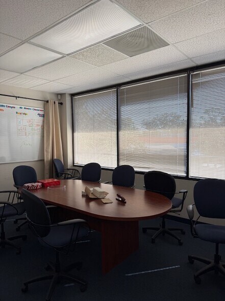 More Photos Of 5881-5897 Whitfield Ave, Sarasota General Retail For Lease