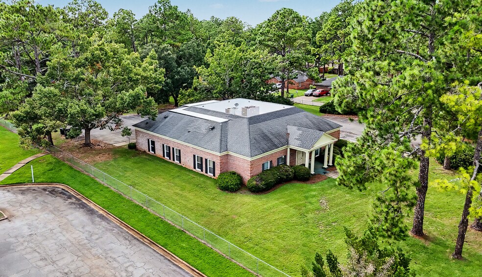 More Photos Of 127 N Westover Blvd, Albany Office For Sale