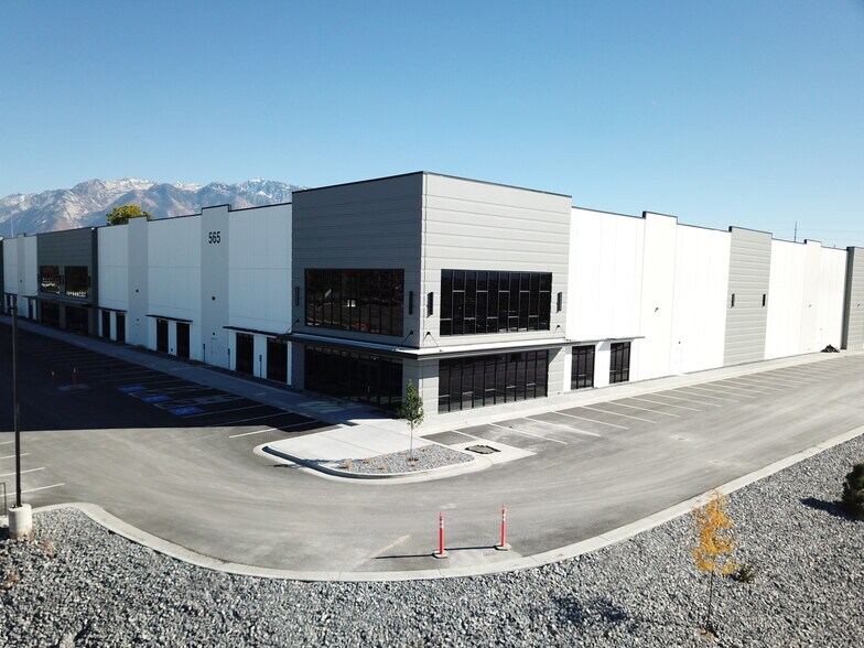 More Photos Of 565 Parkland Drive, Sandy Warehouse For Lease