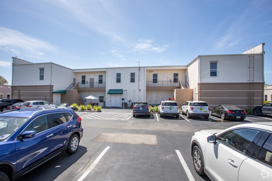 More Photos Of 2685 Horseshoe Dr S, Naples Office For Sale