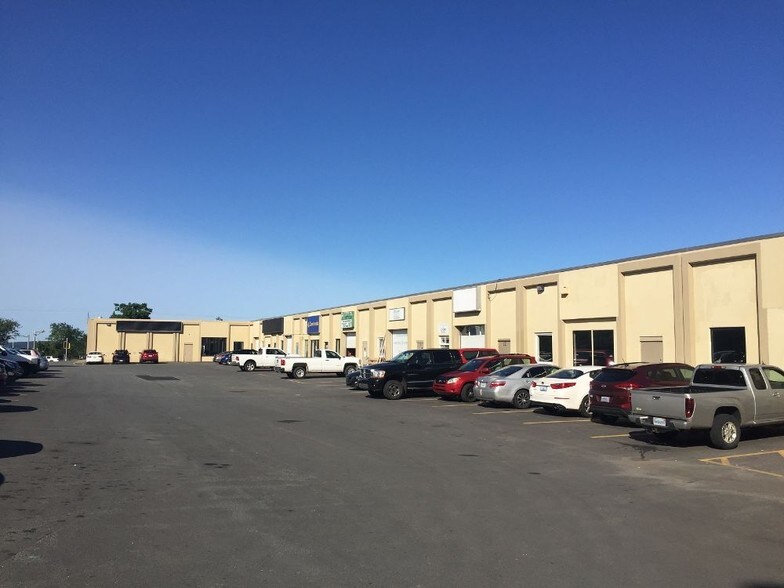 More Photos Of 170 Joseph Zatzman Dr, Dartmouth Warehouse For Lease