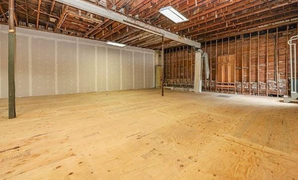 More Photos Of 1202-1212 River St, Hyde Park Restaurant For Lease