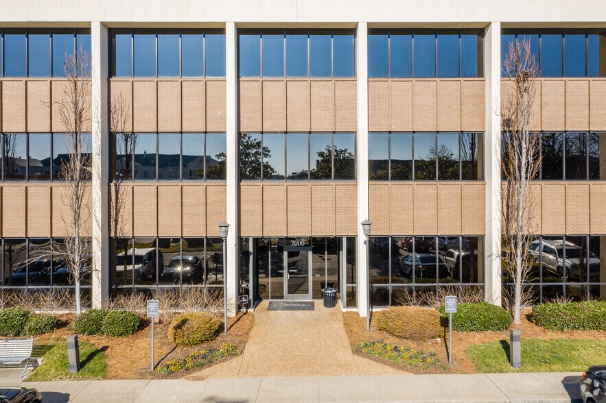 More Photos Of 7003 Chadwick Dr, Brentwood Unknown For Lease