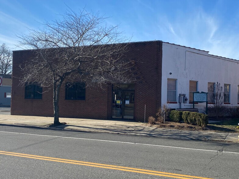 Primary Photo Of 128 Broadway, Amityville Flex For Sale