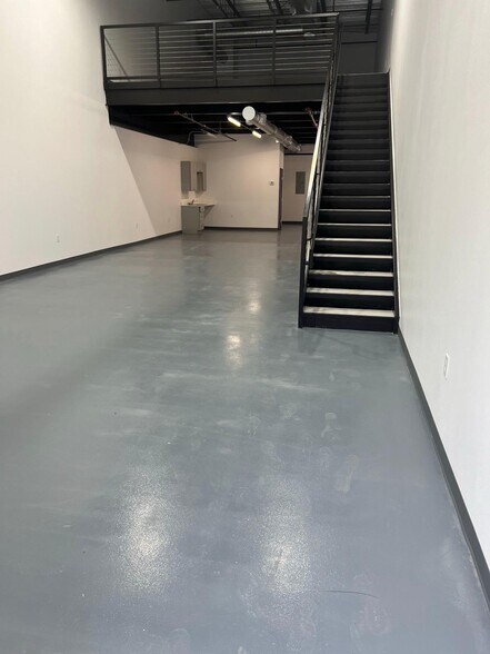 More Photos Of 2601 TX-121, Lewisville Showroom For Lease