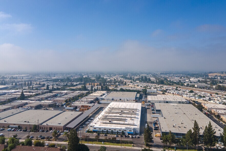 More Photos Of 21310-21314 Lassen St, Chatsworth Warehouse For Lease