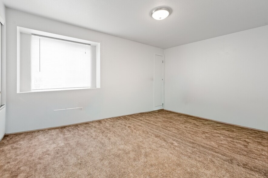 More Photos Of 2150 SW Canyon Dr, Redmond Apartments For Sale