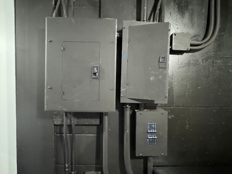 More Photos Of 1475 Massillon Rd, Akron Convenience Store For Sale