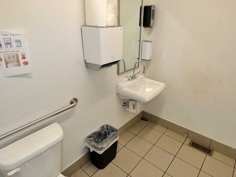 More Photos Of 2495 Elmwood Ave, Buffalo Office For Sale