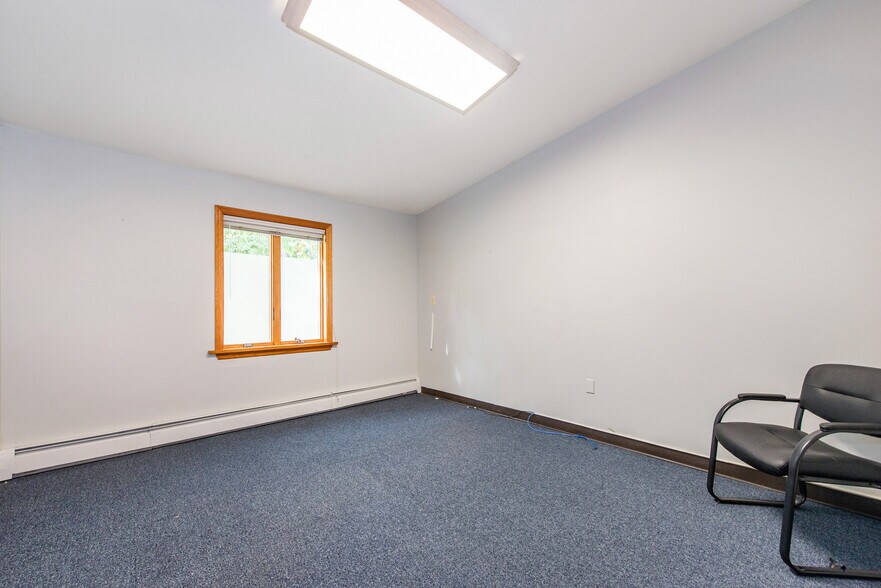 More Photos Of 13 Stillwater Rd, Blairstown Office For Sale