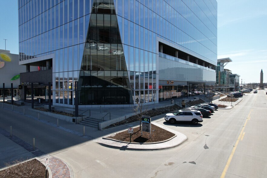 More Photos Of 1917 S 67th St, Omaha Unknown For Lease