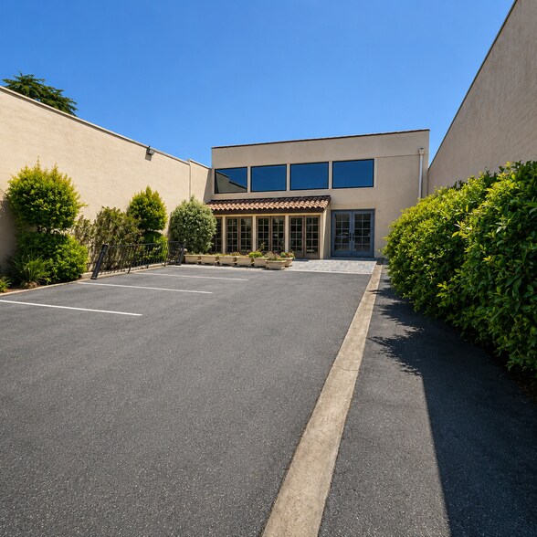 Primary Photo Of 920 N La Cienega Blvd, Los Angeles Storefront For Lease