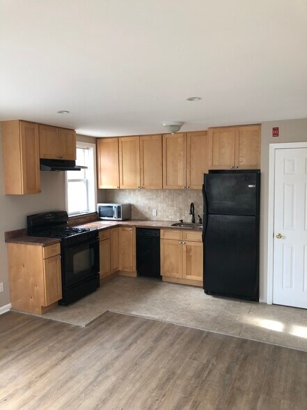 More Photos Of 175 Beach 113th St, Rockaway Park Apartments For Sale
